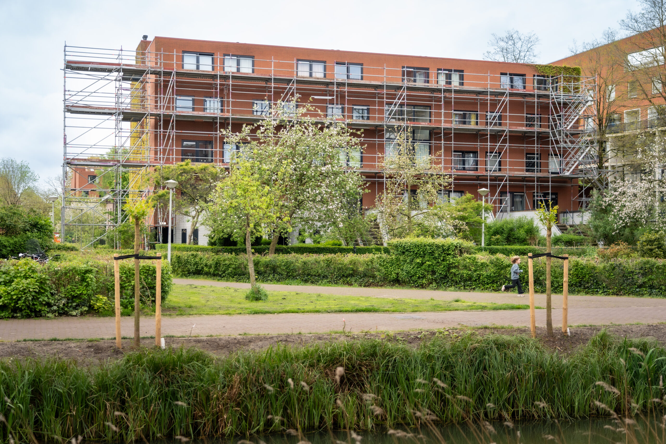 Deze afbeelding heeft een leeg alt-attribuut; de bestandsnaam is 240430Logchies-AmsterdamGWL-149-scaled.jpg